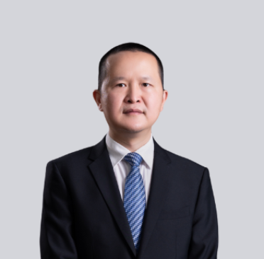 杨春平律师律师照片